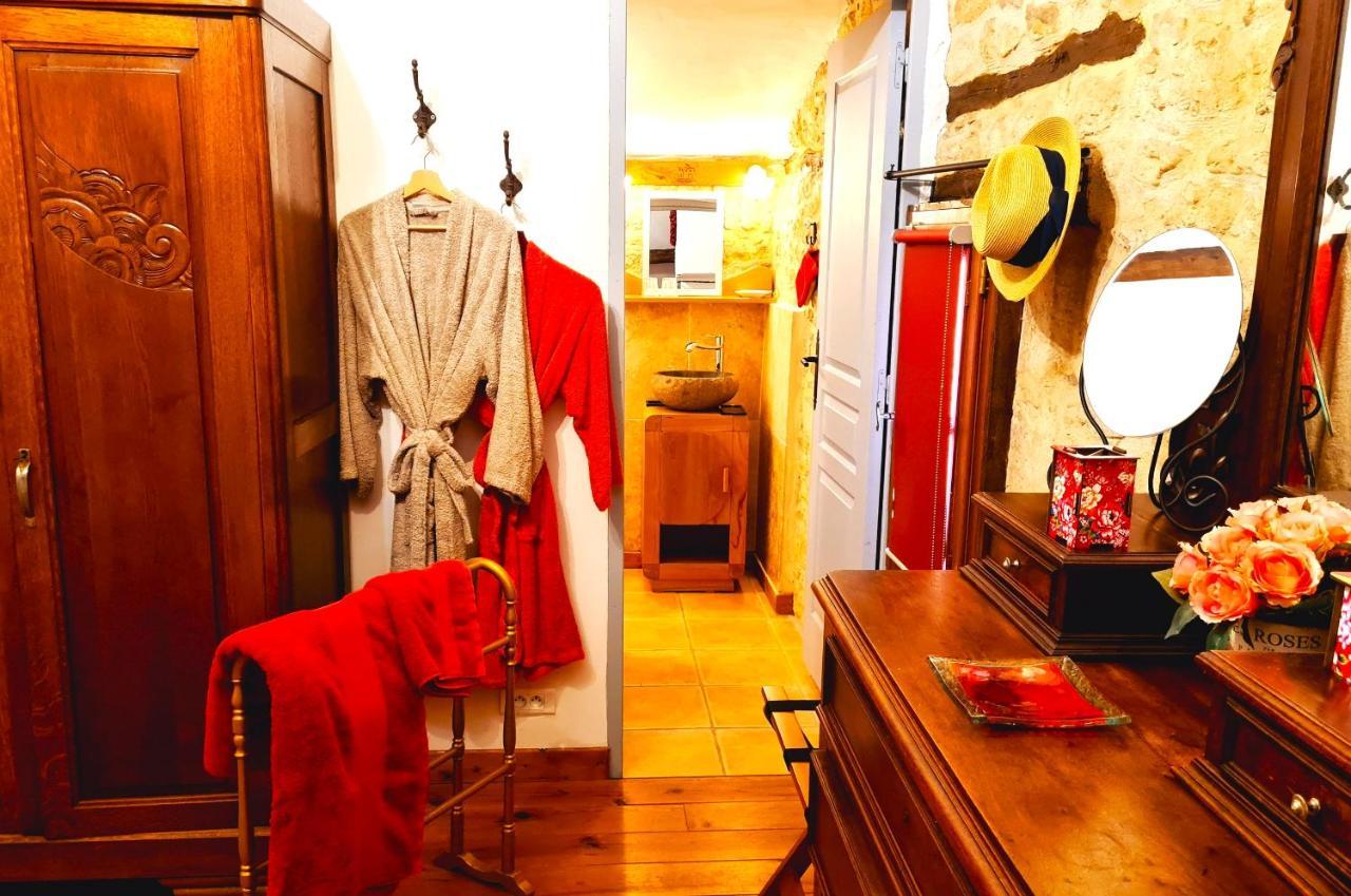 Ferme De Tayac - Charme Avec Pool Hotel Les Eyzies ภายนอก รูปภาพ
