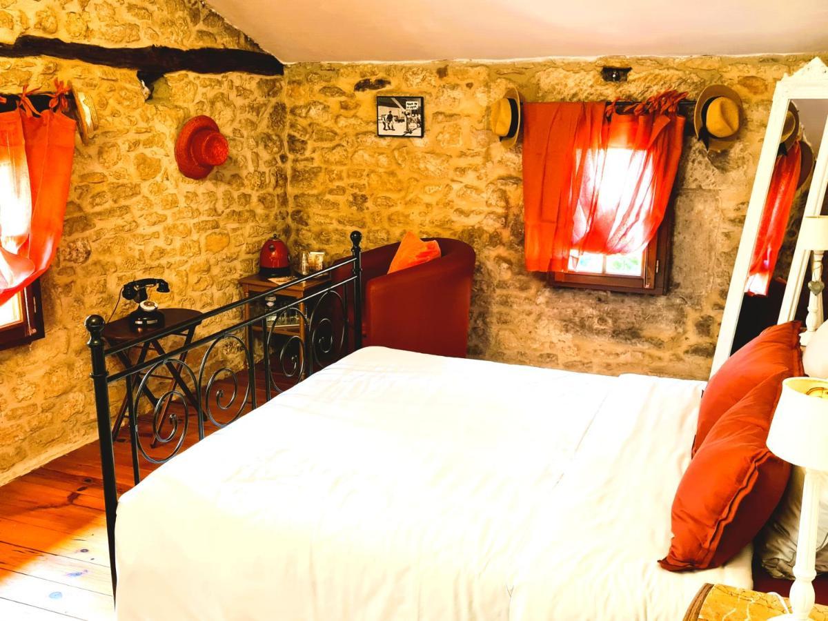 Ferme De Tayac - Charme Avec Pool Hotel Les Eyzies ภายนอก รูปภาพ